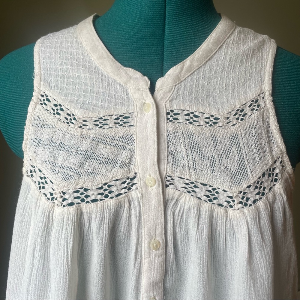 American Eagle Outfitters White Buttoned Relaxed Blouse - Picture 2 of 4